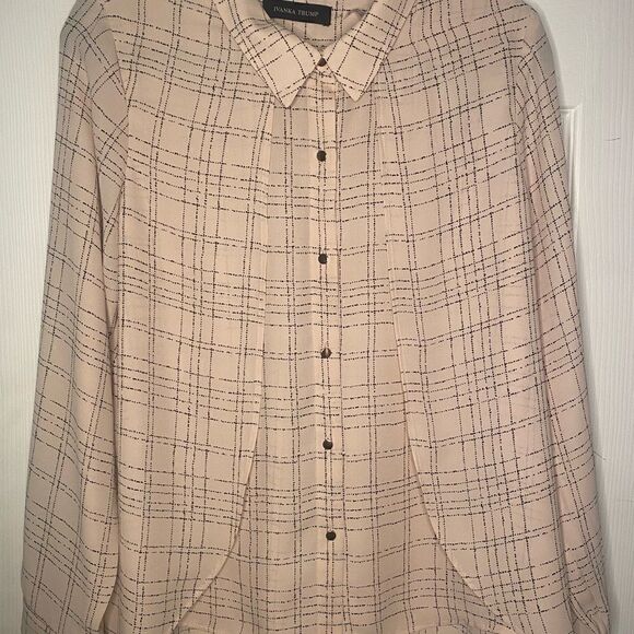 Ivanka Trump Pastel Pink Button Down Blouse - Picture 9 of 11